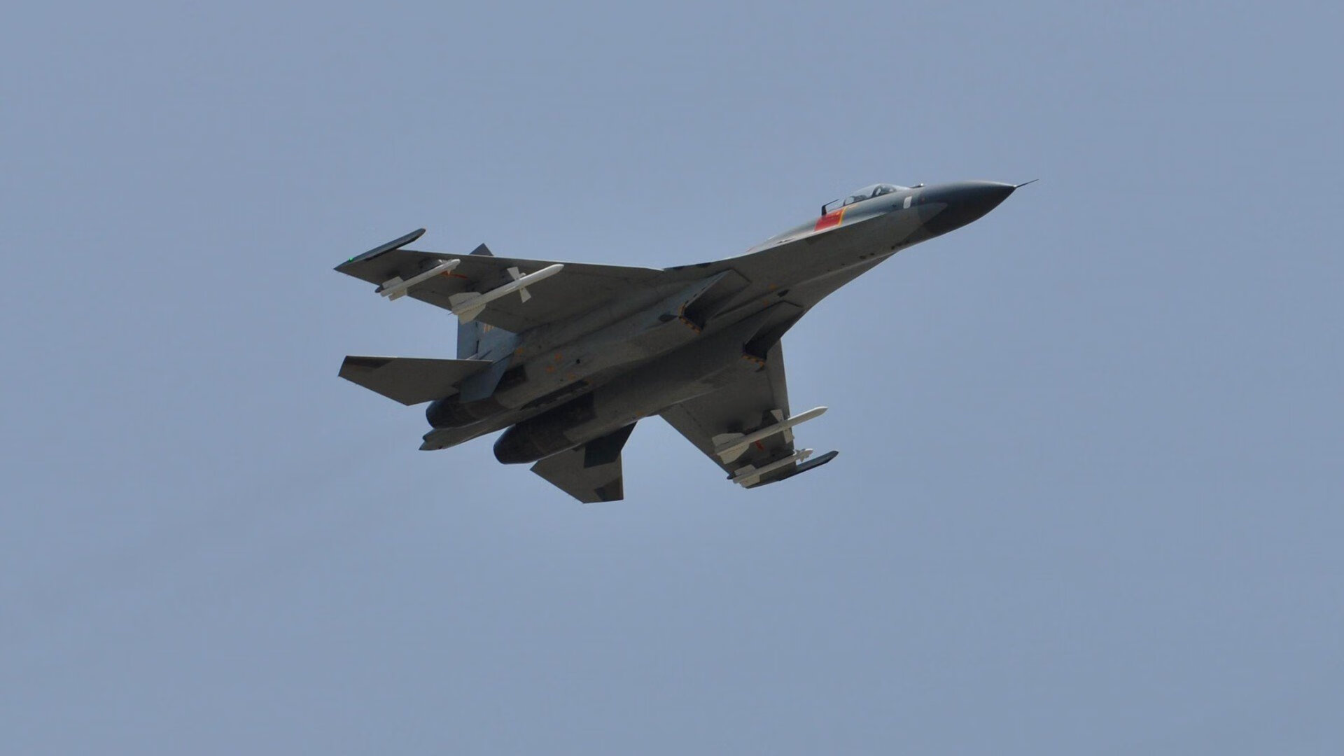 中国足球俱乐部引进国际先进管理理念，中国足球职业俱乐部的发展